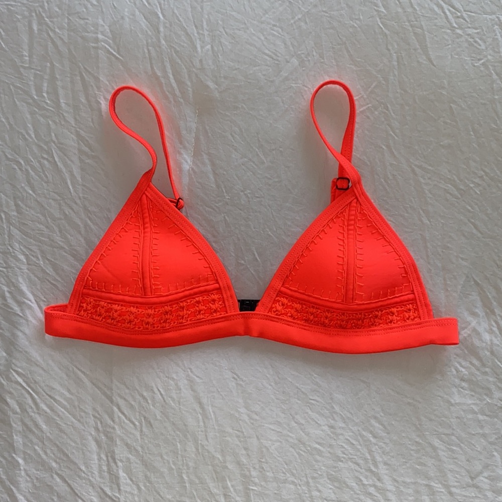 Triangl Coral Crochet Bikini Top